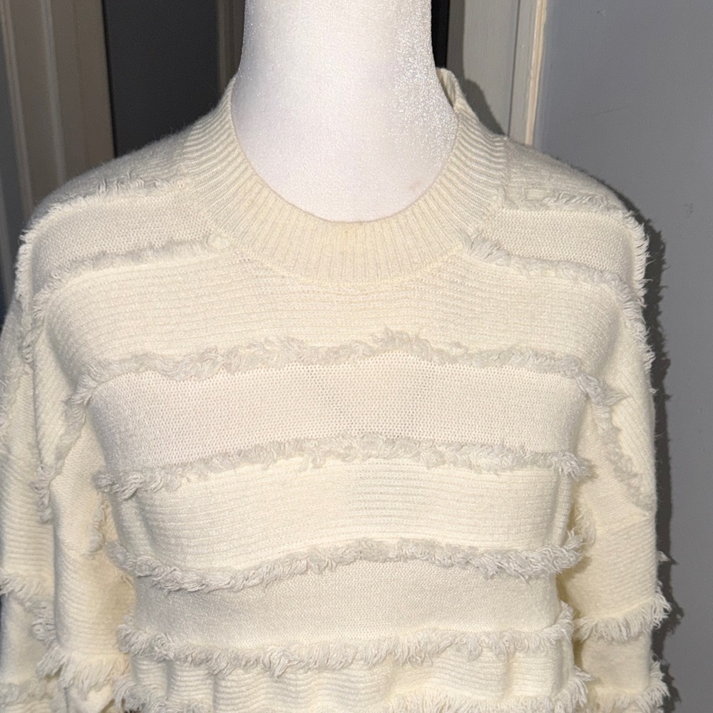 Andthewhy Elegant Cream Fringed Sweater size M/L - Picture 4 of 10